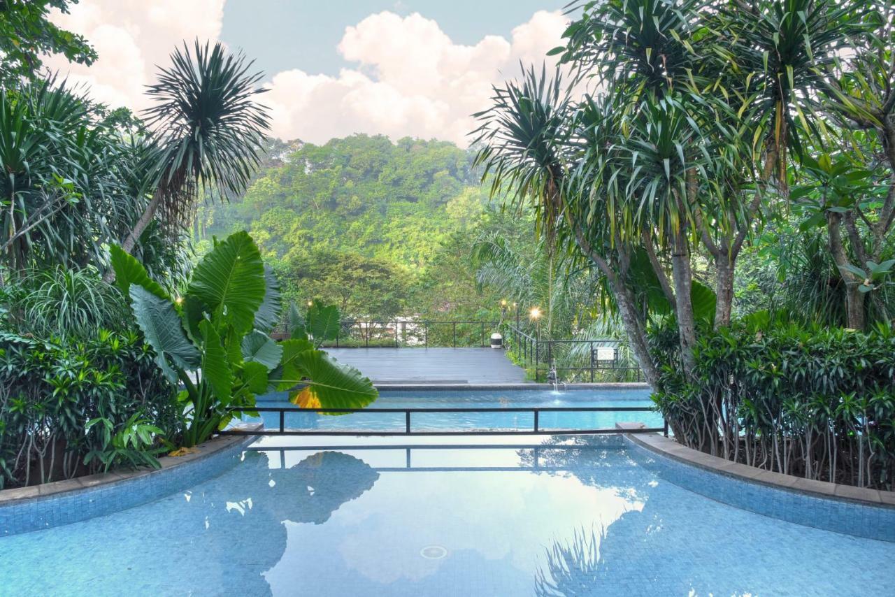 Oak Tree Emerald Hotel & Coventions Semarang Exterior photo